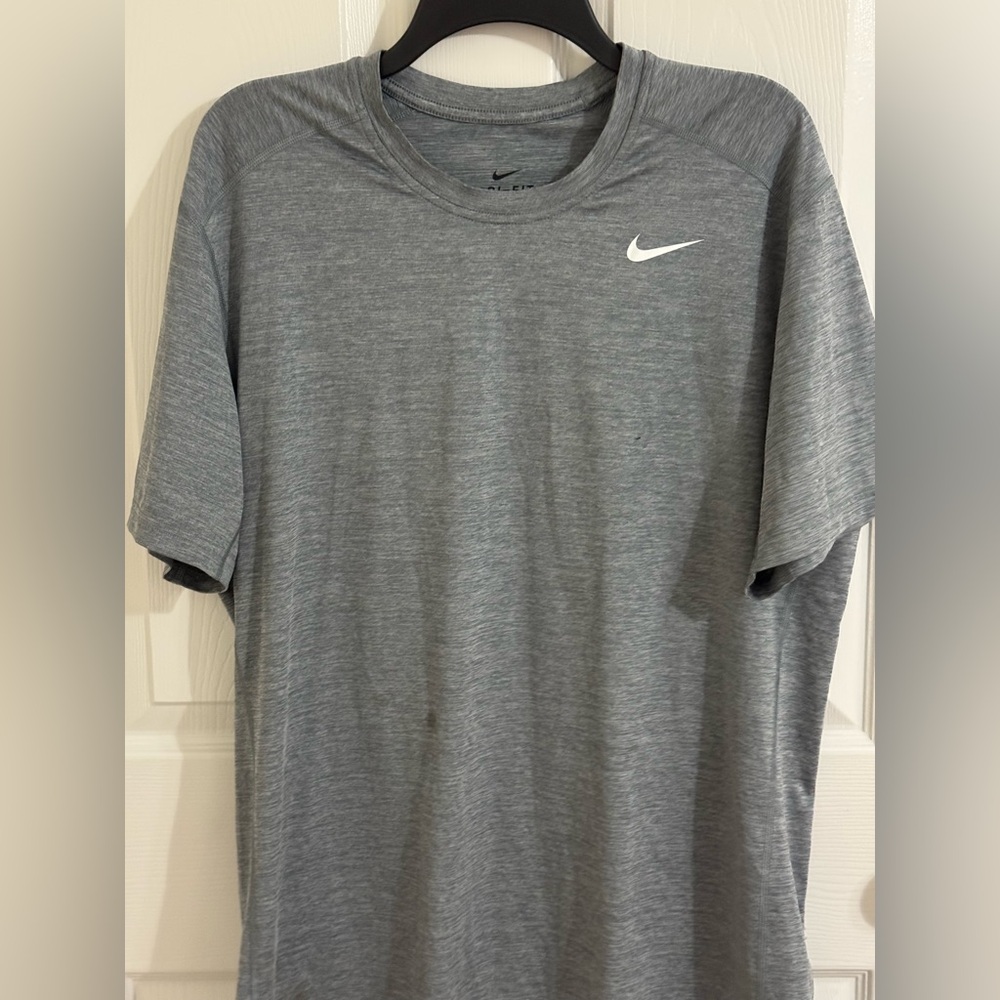 Nike Dri Fit Men’s Gray Activewear T-Shirt XL